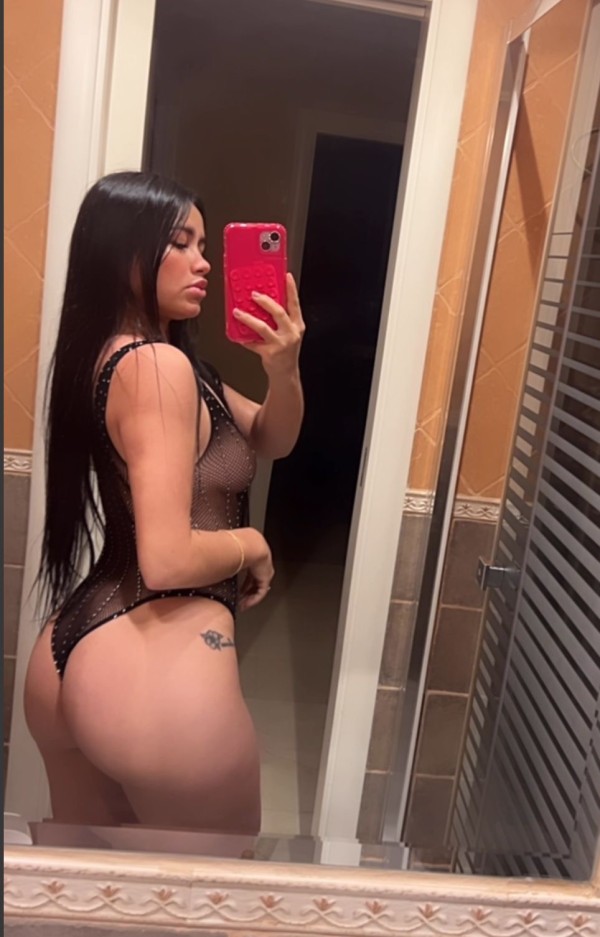 Novedad en Badajoz ! Colombiana de 21 años una nena muy Dulce y cariñosa ”.