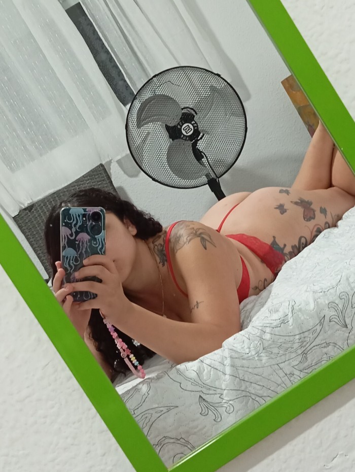 JOVENCITA MUY ENROLLADORA CIEN POR CIENTO PLACER