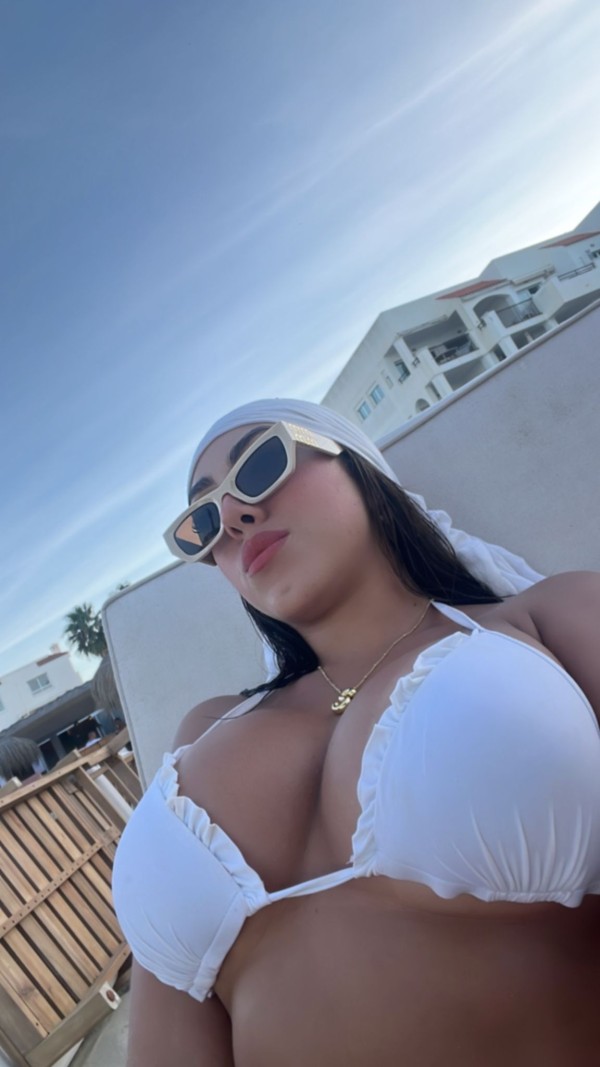 PAULA fiestera escort de lujo en Ibiza