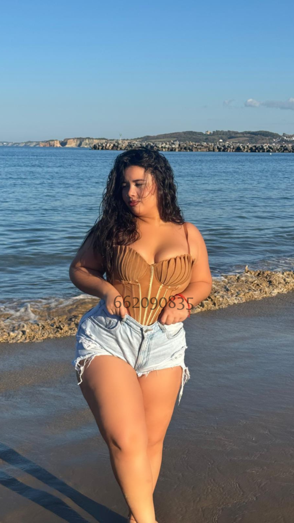 ENCANTADORA CURVY SUPER RICA Y FOGOSA