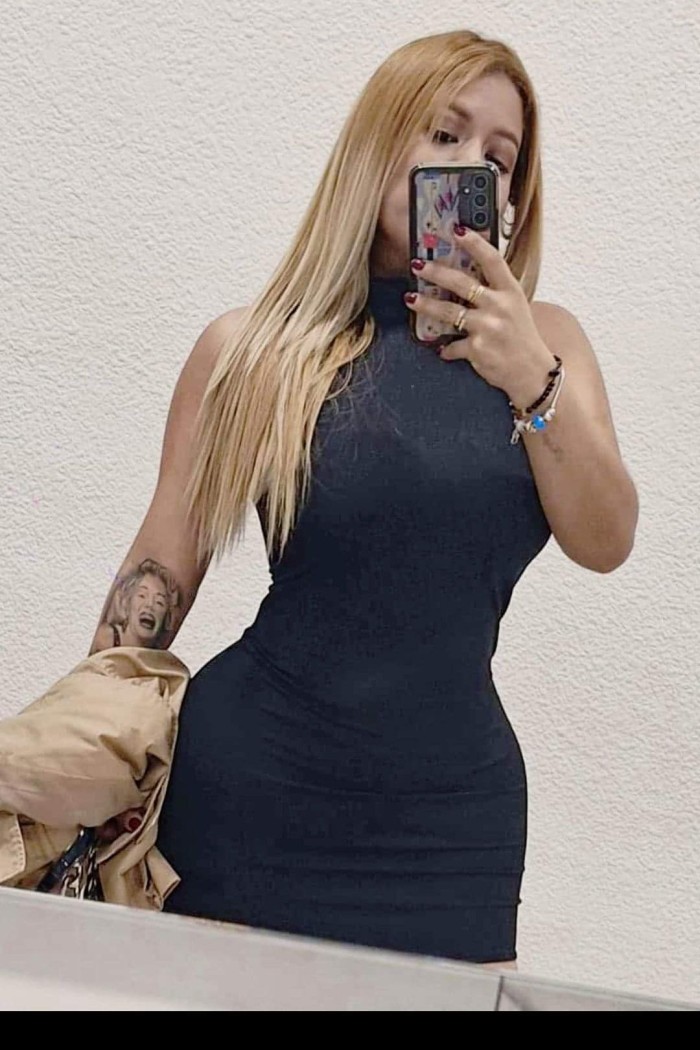 HERMOSA RUBIA SUPER PIVON FOTOS REALES