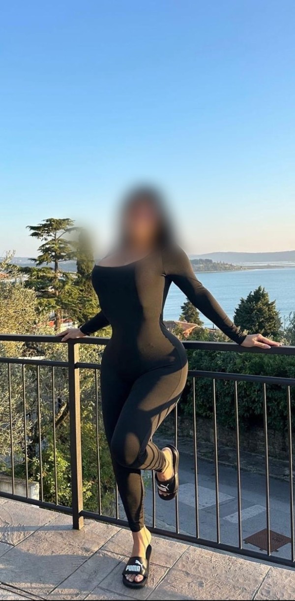 Isabella  tu bella morena nivel vip en Vigo primera vez en tu ciudad