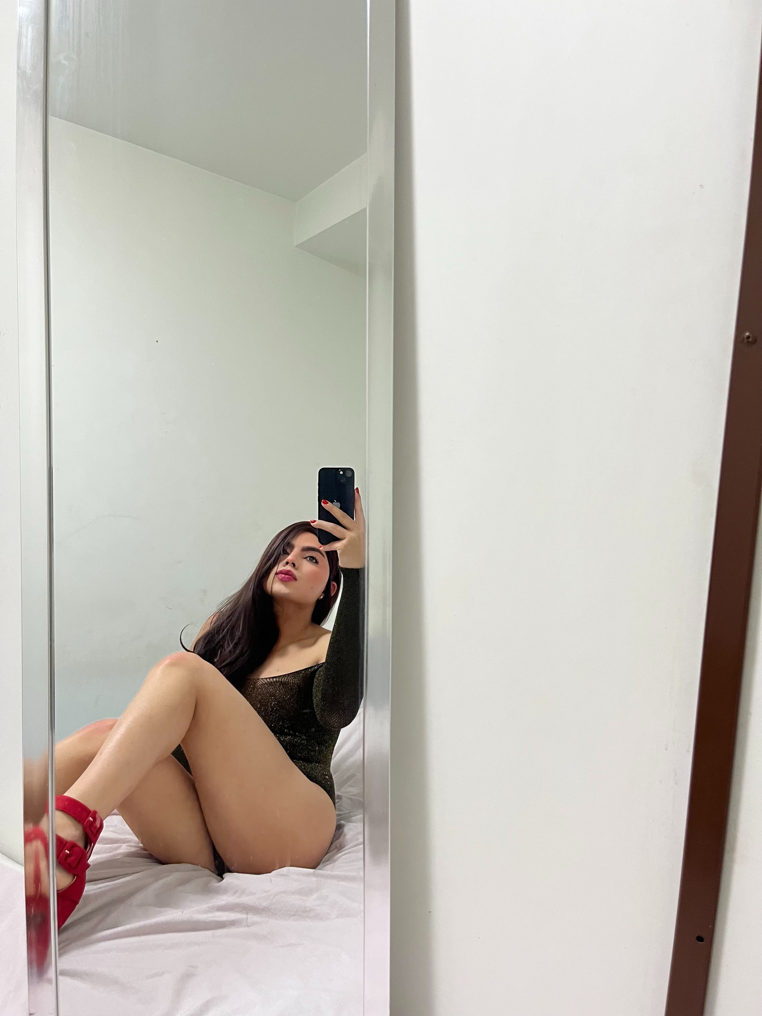 JOVENCITA TRANS MUY SENSUAL, PRIMERA VEZ EN VIGO