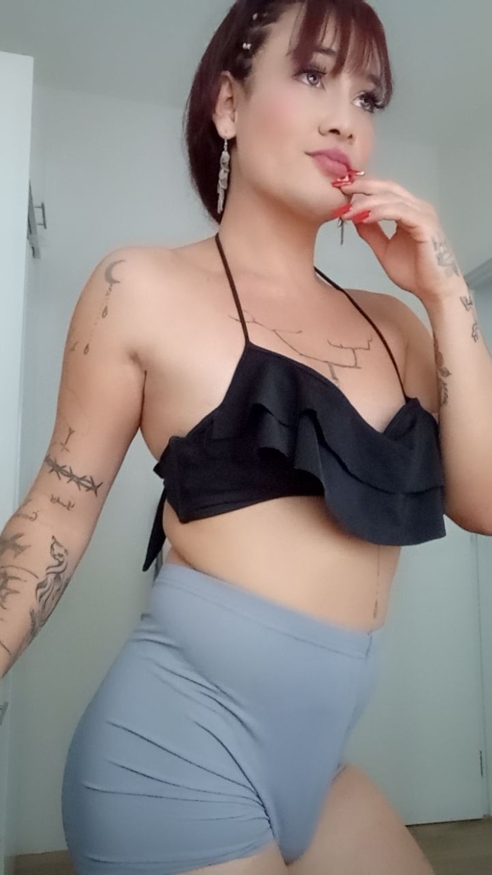 Linda, 24: Masajista Trans Colombiana en Madrid