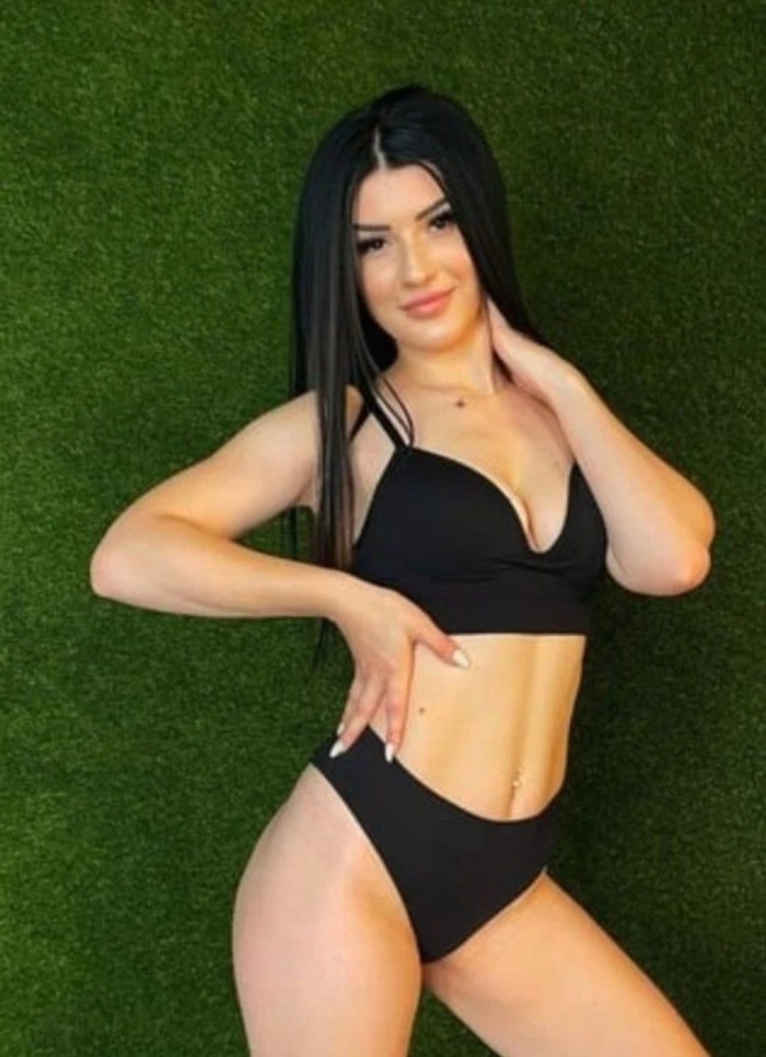 Erika una latina  jovencita