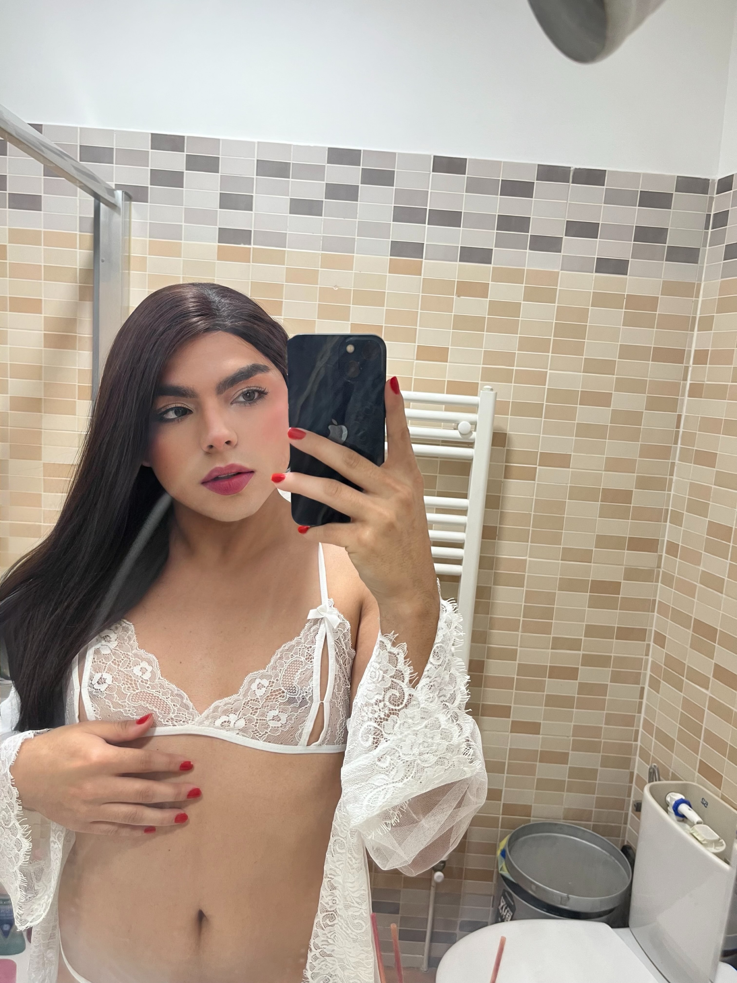 JOVENCITA TRANS MUY SENSUAL, PRIMERA VEZ EN VIGO