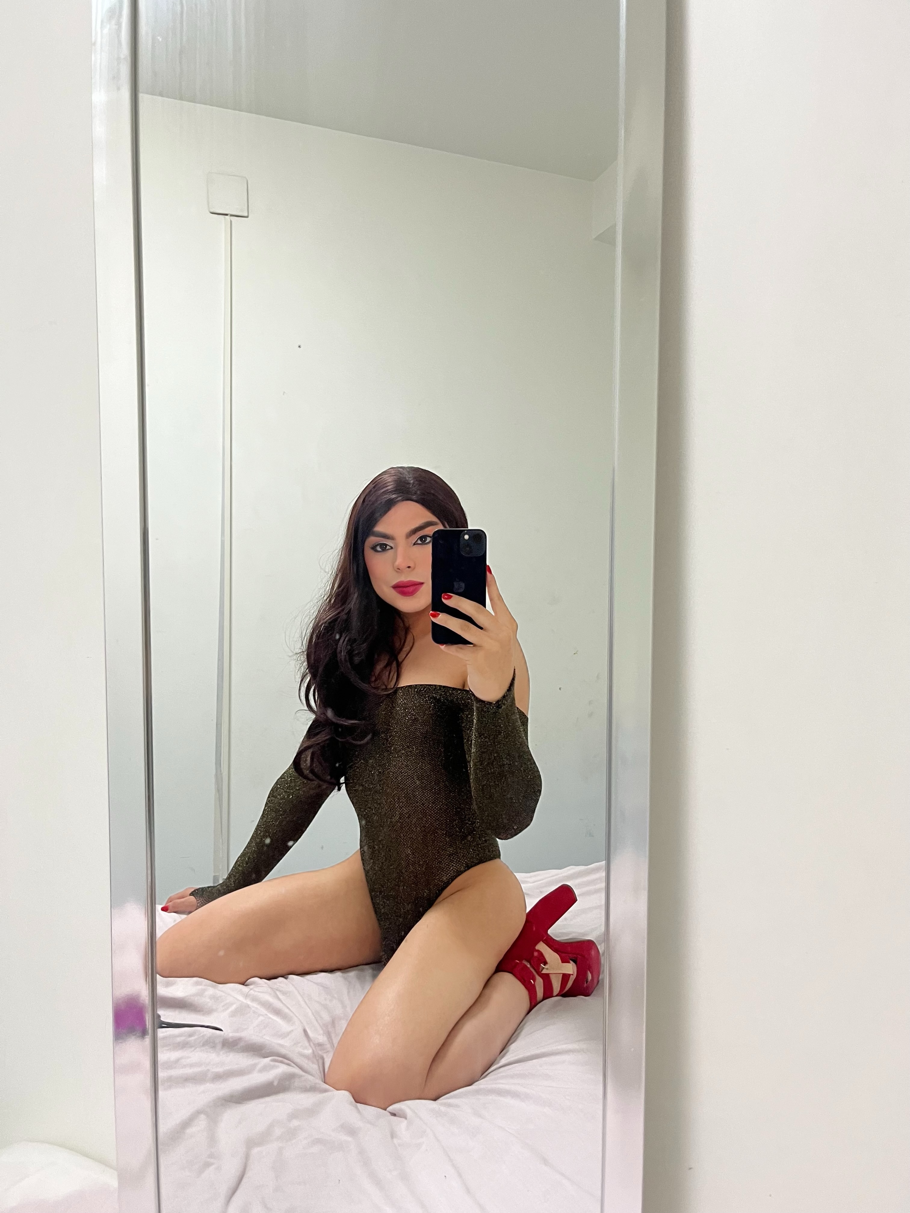 JOVENCITA TRANS MUY SENSUAL, PRIMERA VEZ EN VIGO