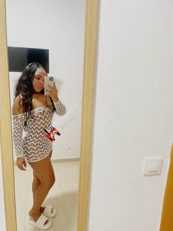 HERMOSA LATINA DESCOMPLICADA Y FIESTERA