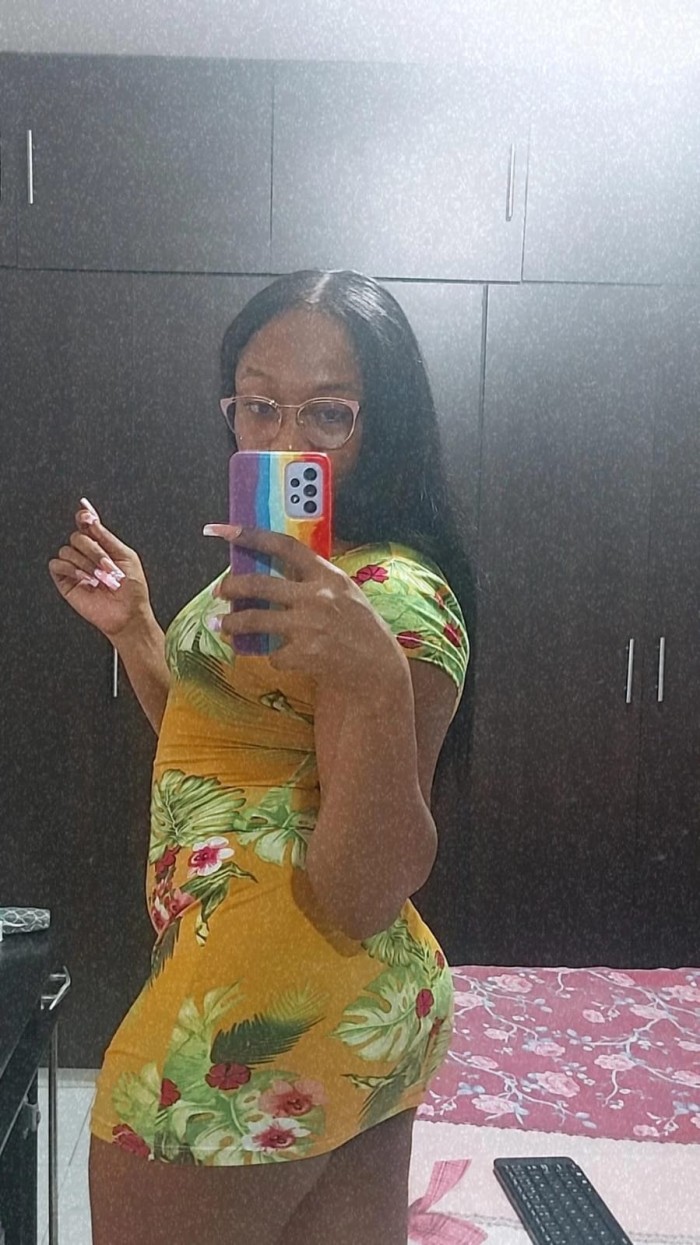 Trans colombiana muy caliente y complaciente