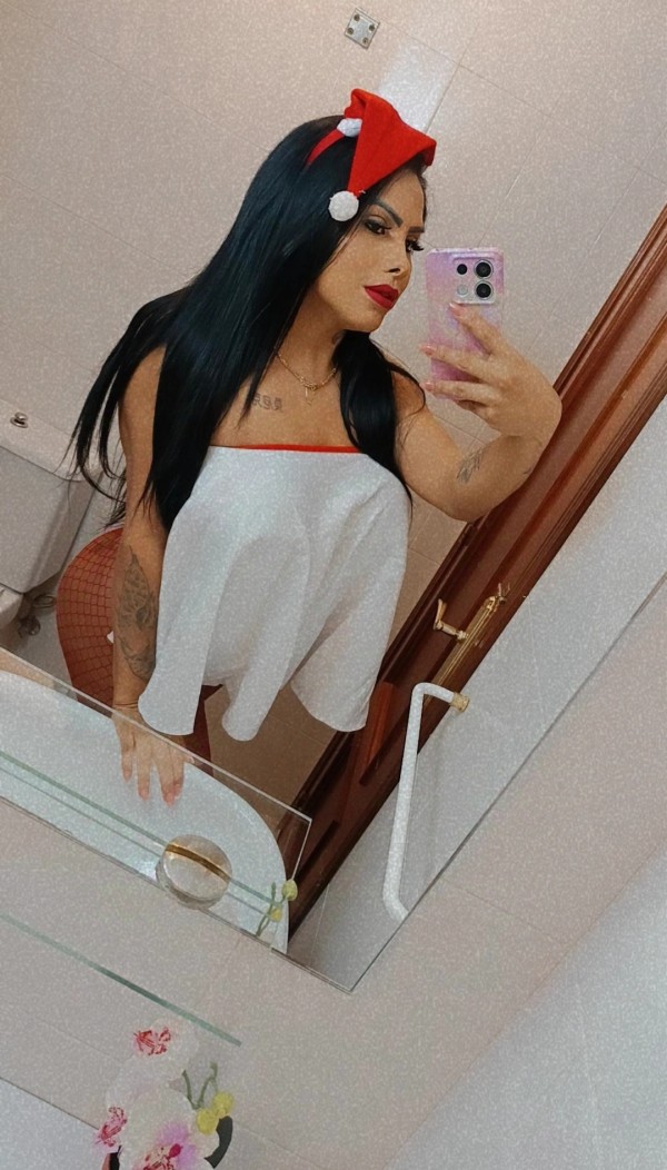 MONIQUE TRANS BRASILEÑA, PRIVADO,EM MÚRCIA. CENTRO.