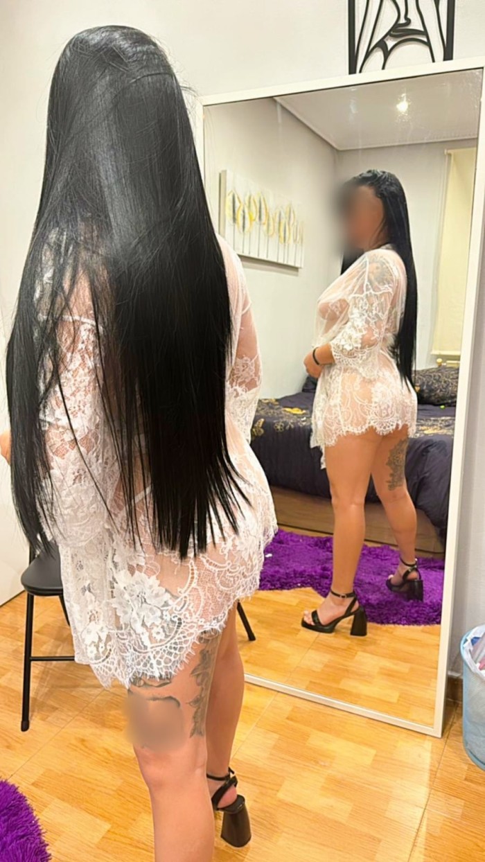 SALOME SEXY LATINA PARA RICAS POSTURAS