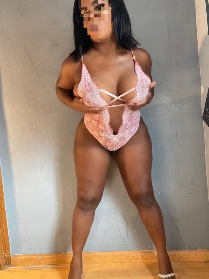 RICA MULATA DE CULO Y TETAS GRANDES