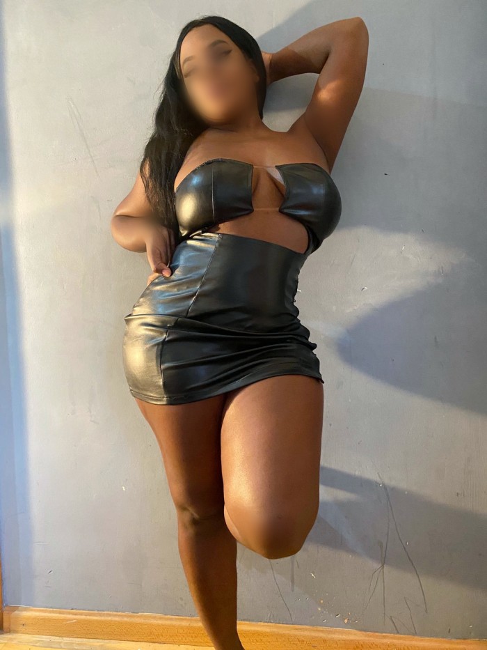 RICA MULATA DE CULO Y TETAS GRANDES