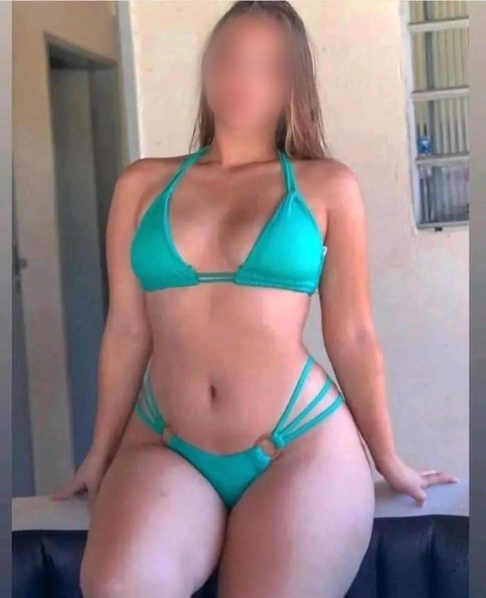 Lina scort latina de 25 años