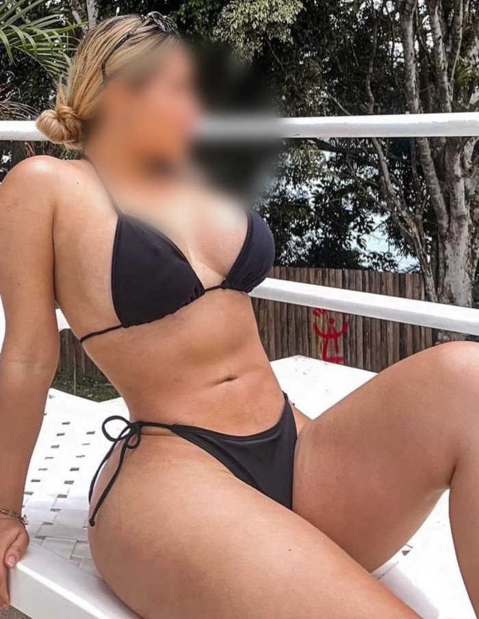 Lina scort latina de 25 años