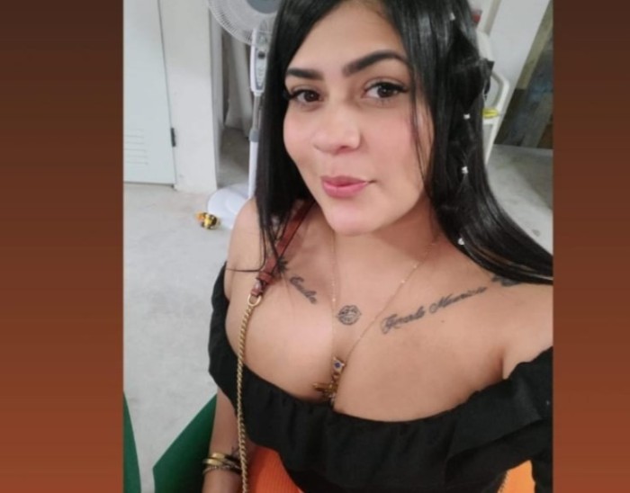 SENSUAL ARDIENTE FOGOSA VENEZOLANA FIESTA Y SEXO