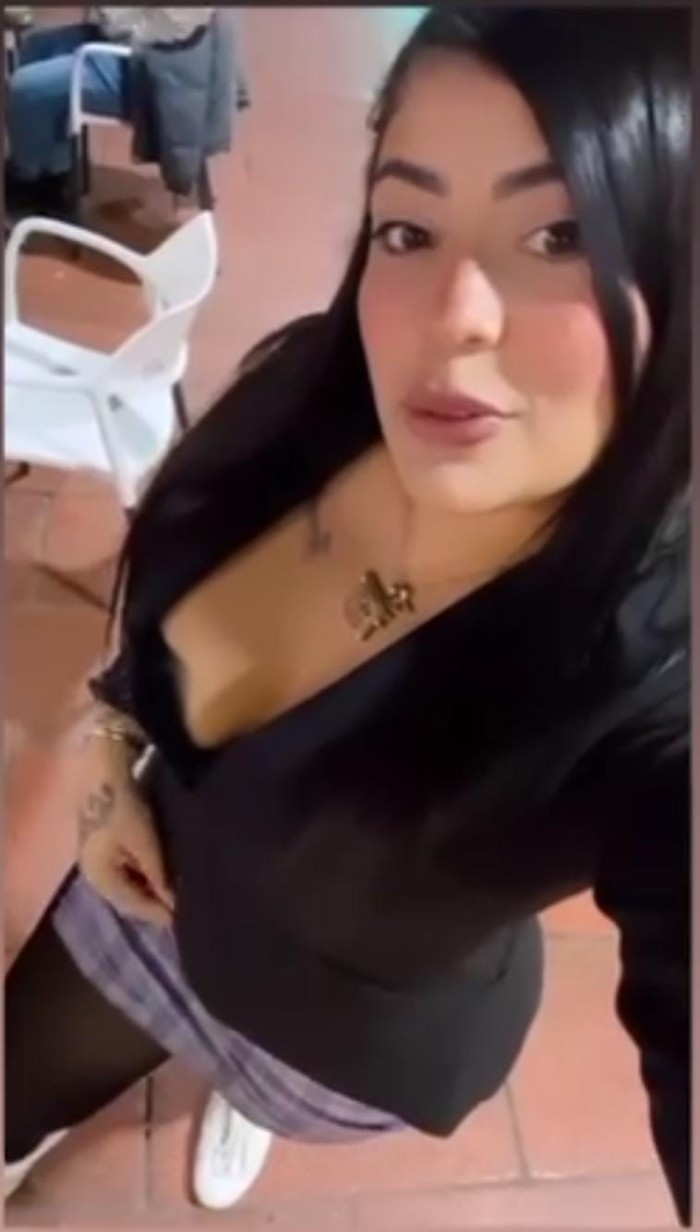 SENSUAL ARDIENTE FOGOSA VENEZOLANA FIESTA Y SEXO