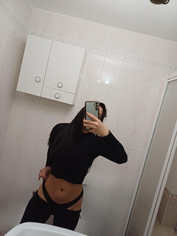 SOY LIA GUAPISIMA CHICA NATIVA DE PARAGUAY 24H