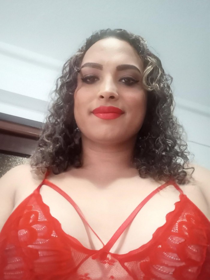 Dulce y Encantadora Trans Colombiana para complace