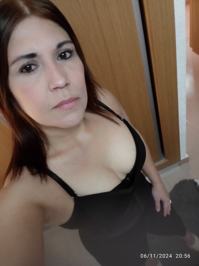 Mujer encantadora todo bueno y natural amor