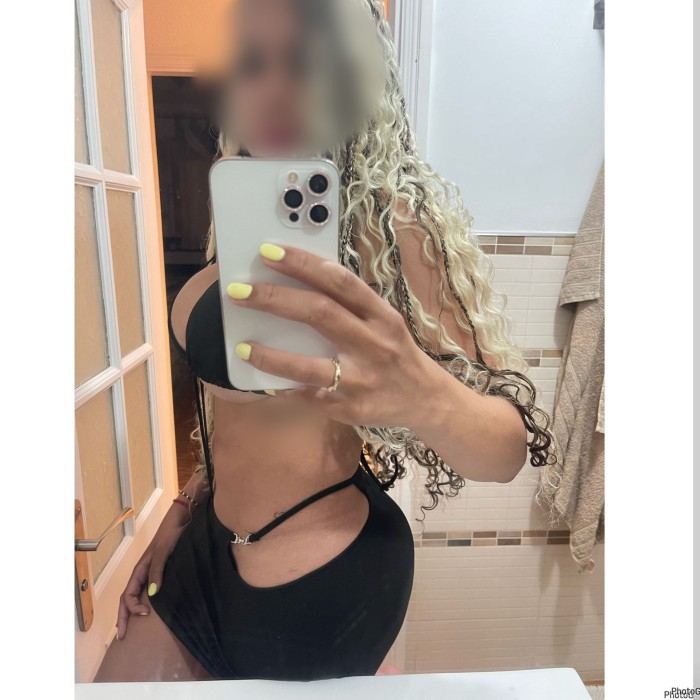 Hermosa jovencita con un cuerpazo