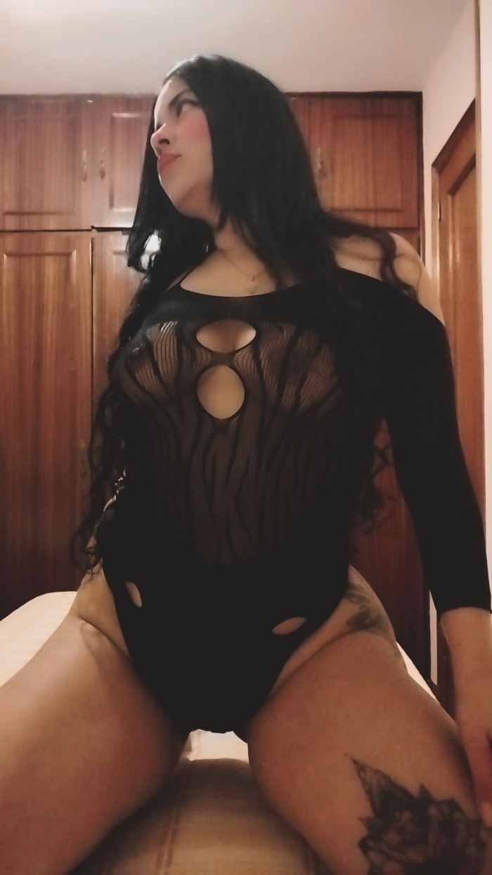 SENSUAL ARDIENTE LUJURIOSA COLOMBINA