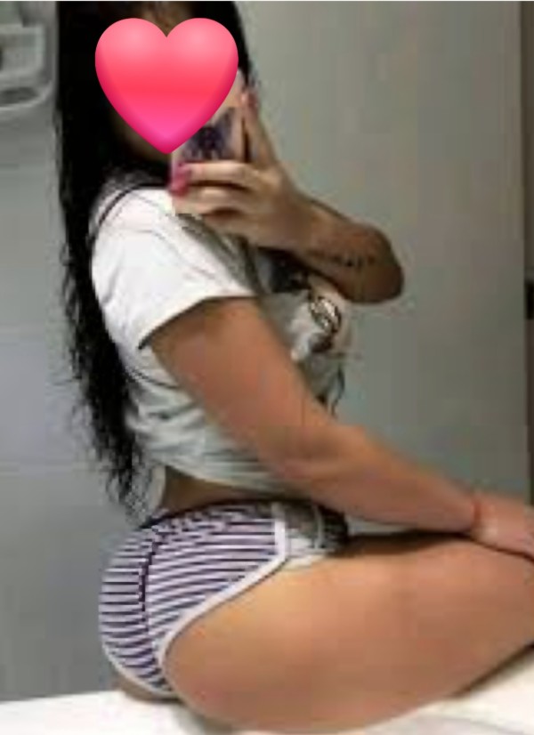 Chica colombiana muy interesante y muy viciosa