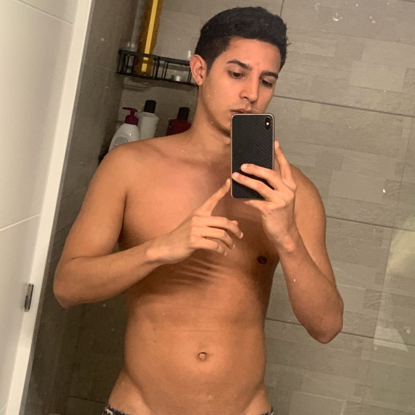 SEXY LATINO JOVEN SÚPER TOP