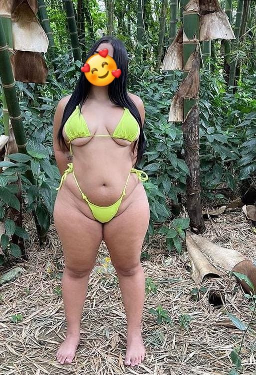 Latina con grandes curvas xl y gran culo SOY TU PU