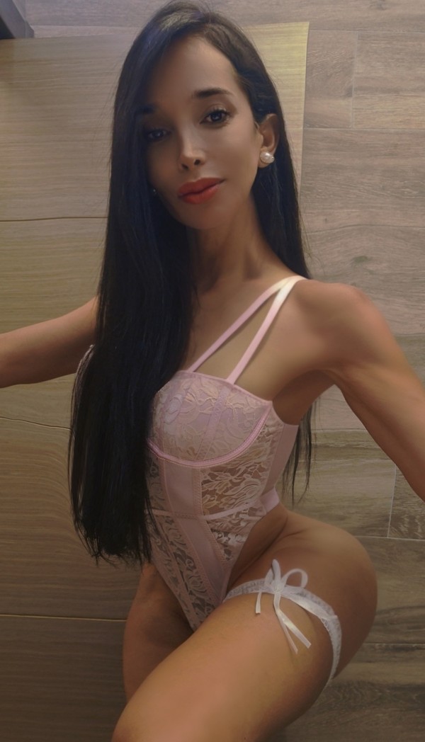 hola soy isabella klsoter trans en madrid fotos reales