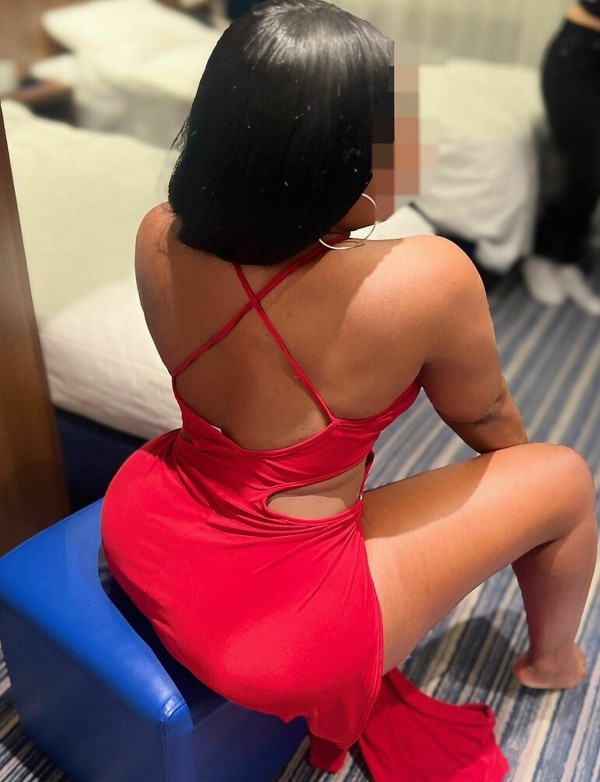 MULATA CALIENTE FIESTERA  EXÓTICA AMABLE