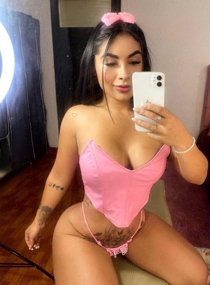 Sexo oral, lluvia dorada solo ven amor