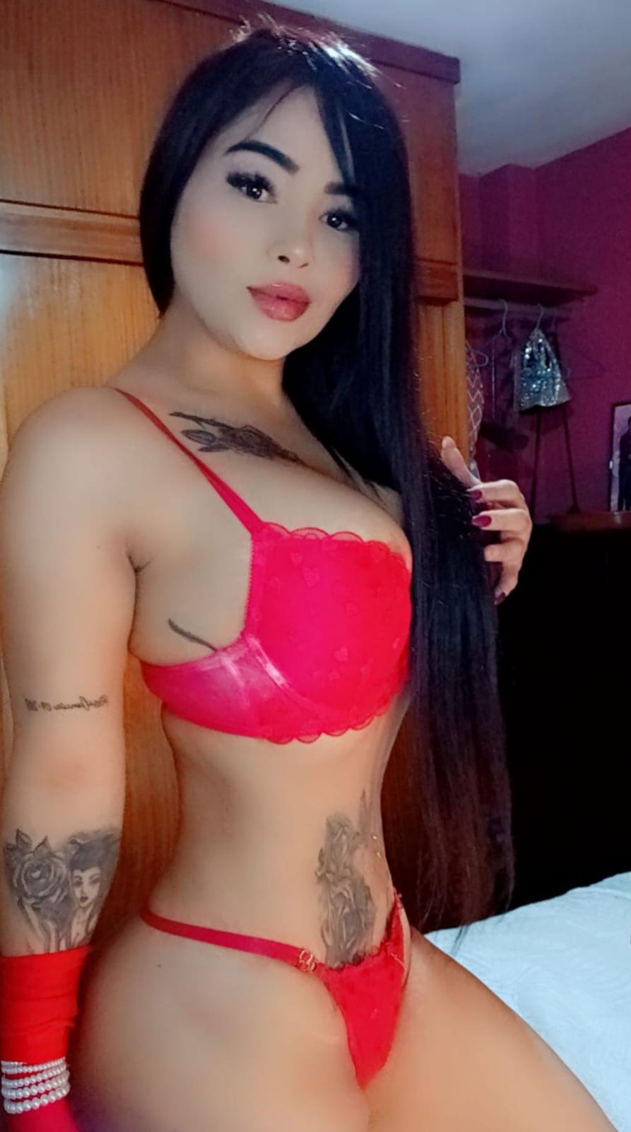 EN TORREMOLINOS  ME GUSTA  QUE ME CHUPEN  RICO  EL COÑO  PUEDES