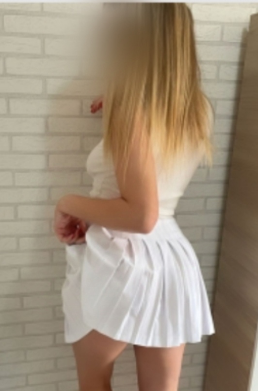 Preciosa joven española disponible en Oviedo!