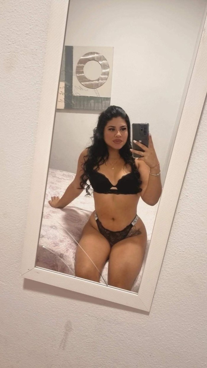 Bella jovencita con mucha ganas de complacerte