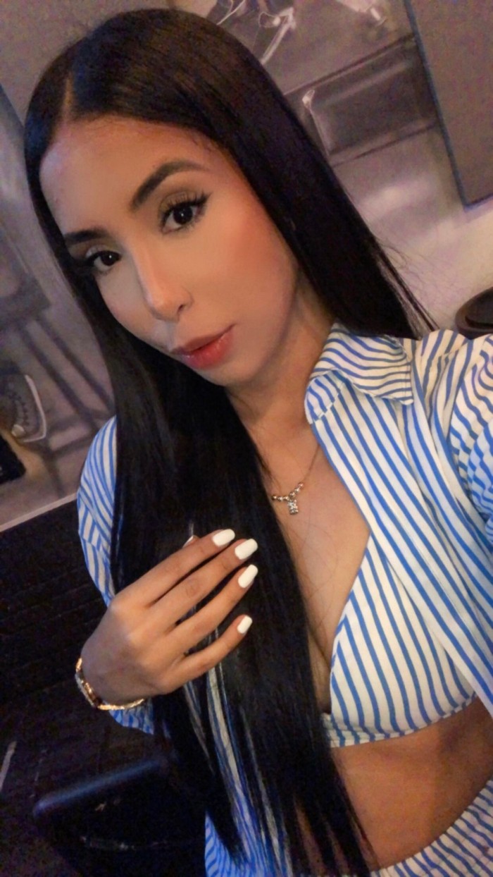 LATINA JUGUETONA DISPONIBLE 24H!