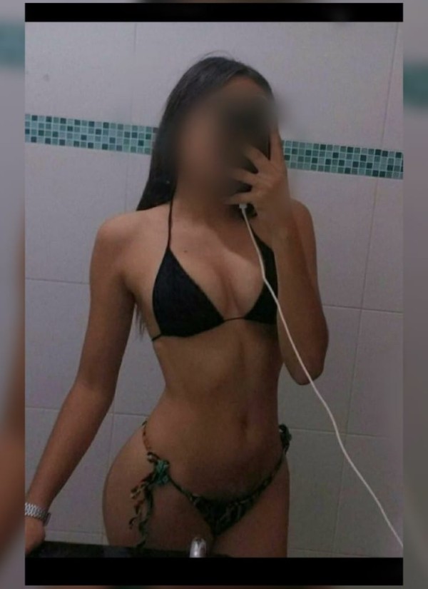 Tania primeravez por Fuengirola…delgadita golosa