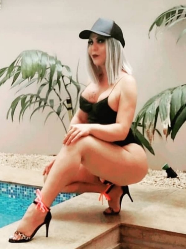 Trans Pamela rubiaza platino espectacular supervic