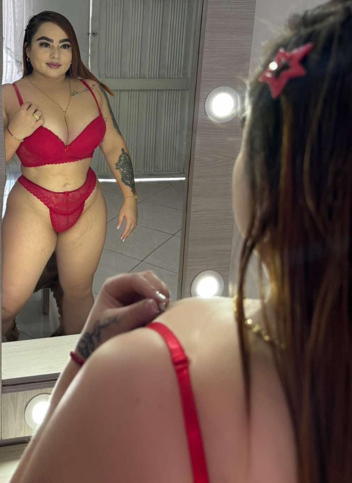 ENCANTADORA MUJER ARDIENTE DISPONIBLE PARA TI