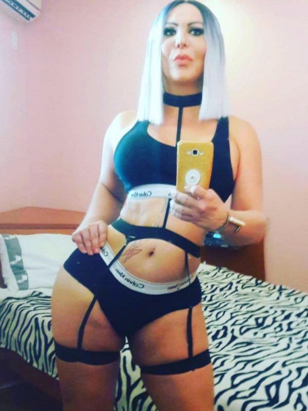 Pamela TRANS rubia EXPERTA explosiva sexy KULONA ACTIVAZOS