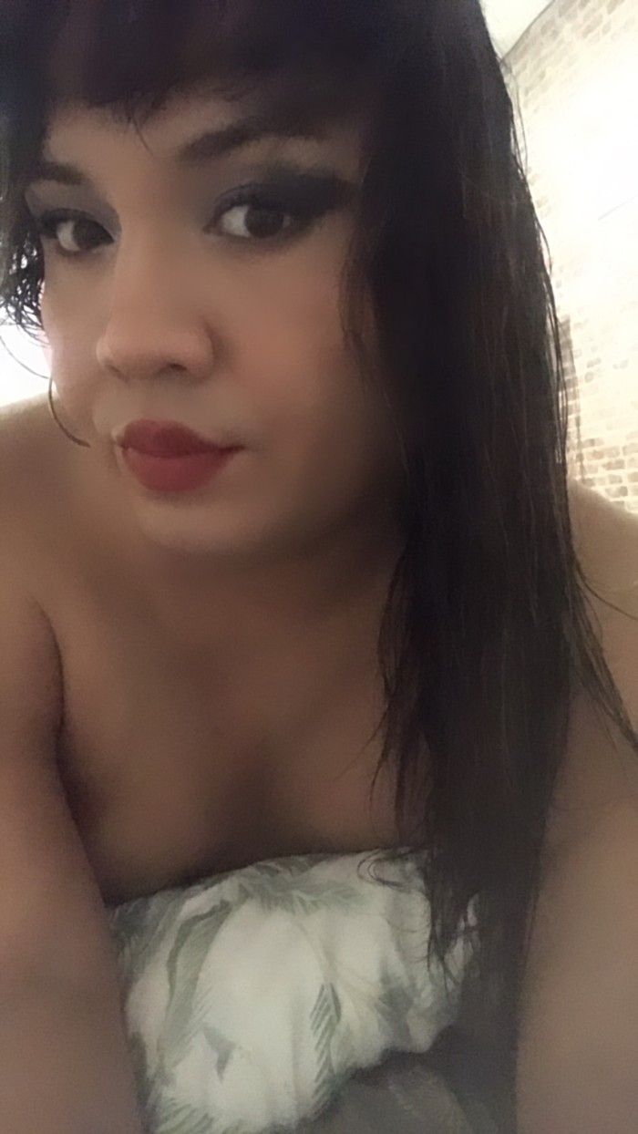 Hermosa chica trans con piso privado Últimos días