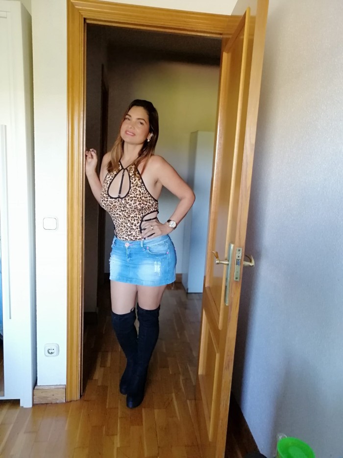 SOFIA NOVEDAD TU PUTITA SALVAJEMENTE LUJURIOSA