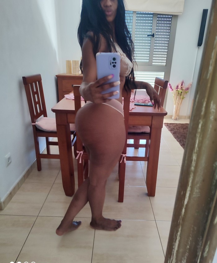 LATINA MORENA DE CURVAS SEXY…DISP24HRAS