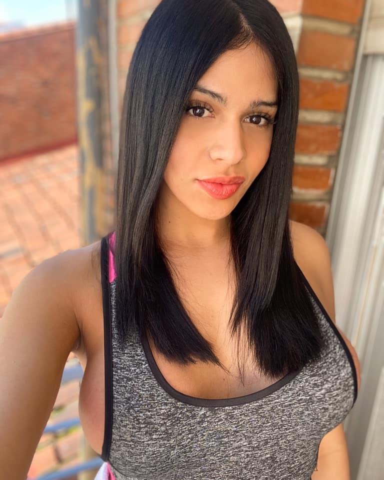 Nueva Real Preciosa  Alessa Alta 1,88 Granada femenina