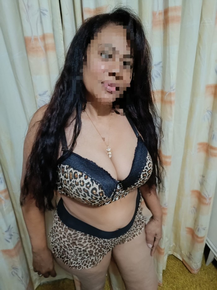 Mulata madura muy cachonda