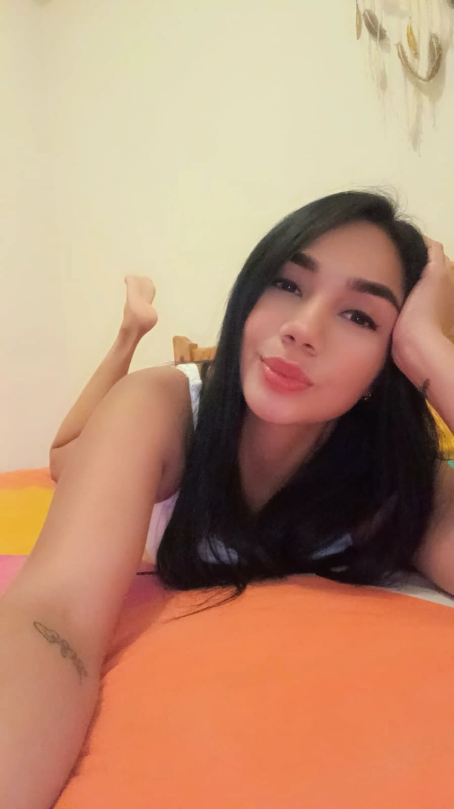 ANNY  UNA  JOVENCITA ESPECTACULAR MUY ENROLLADA