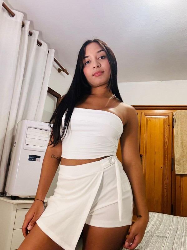 una hermosa latina con ganas de más