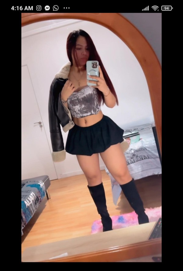 HERMOSA LATINA PRIMERA VEZ