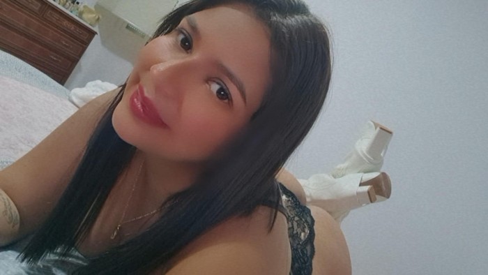 **IMPRESIONANTE JOVEN COLOMBIANA EN LINARES CENTRO