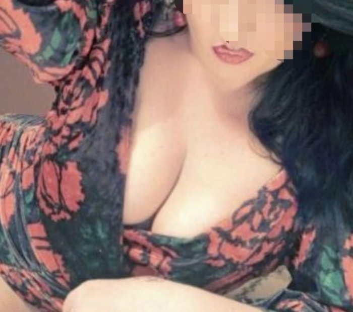 Tu colombiana golosa me encanta sexo piel a piel